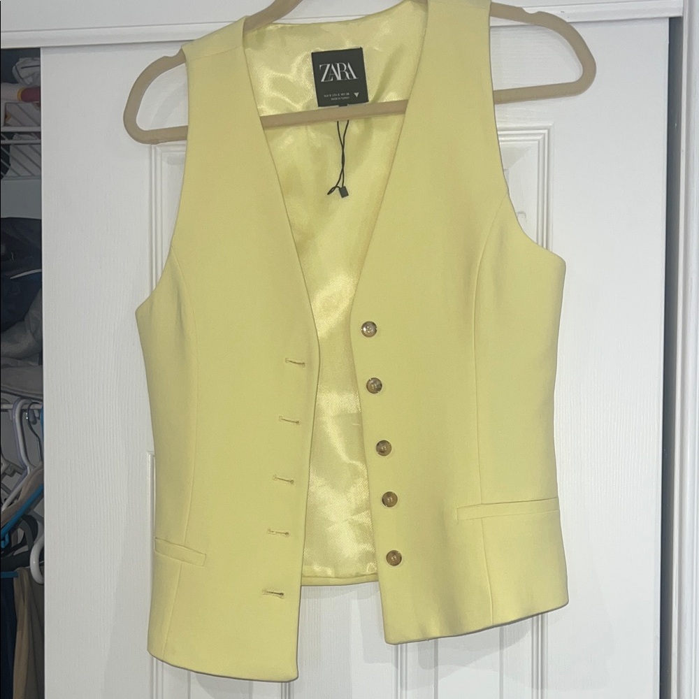 Zara Women's Lemon Vest with Button Detail